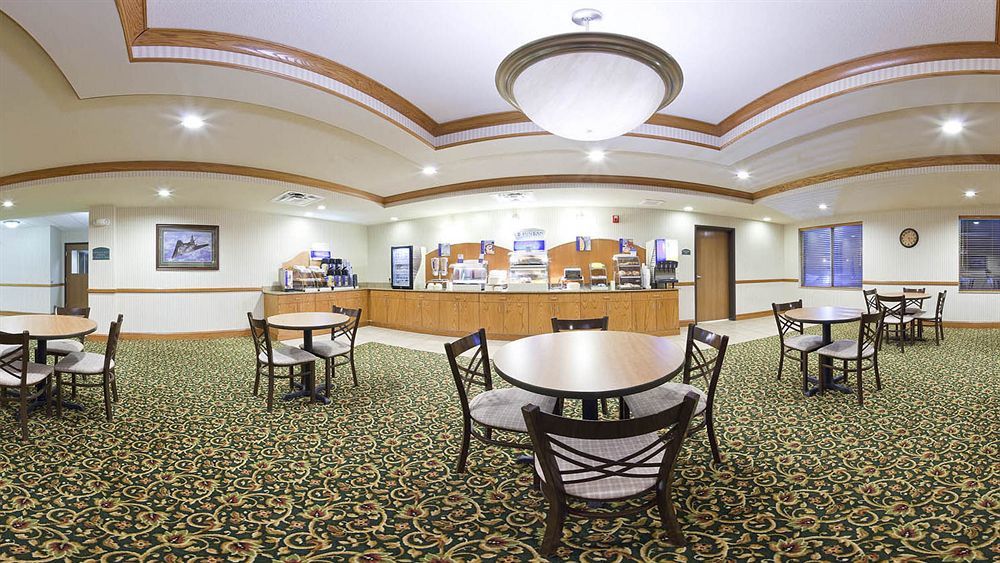 Holiday Inn Express Hotel & Suites Bellevue-Omaha Area By Ihg Exterior photo